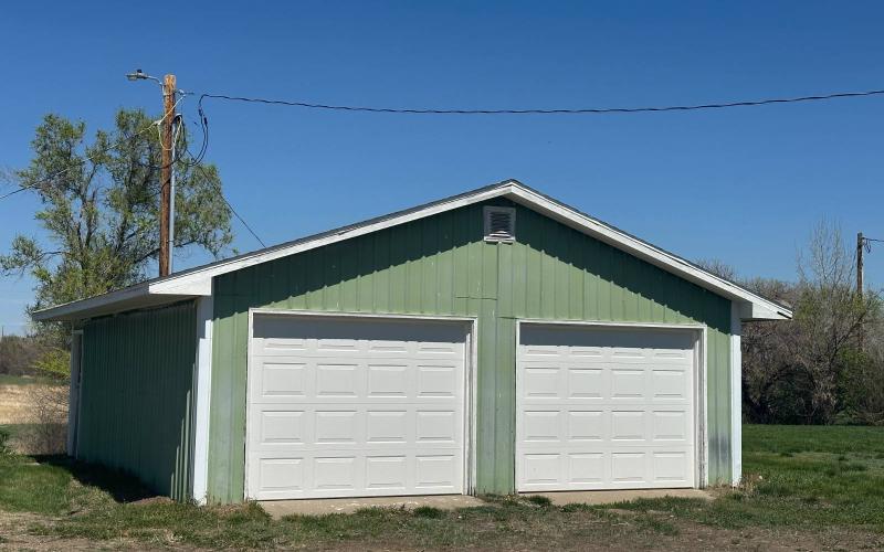 Detached Garage