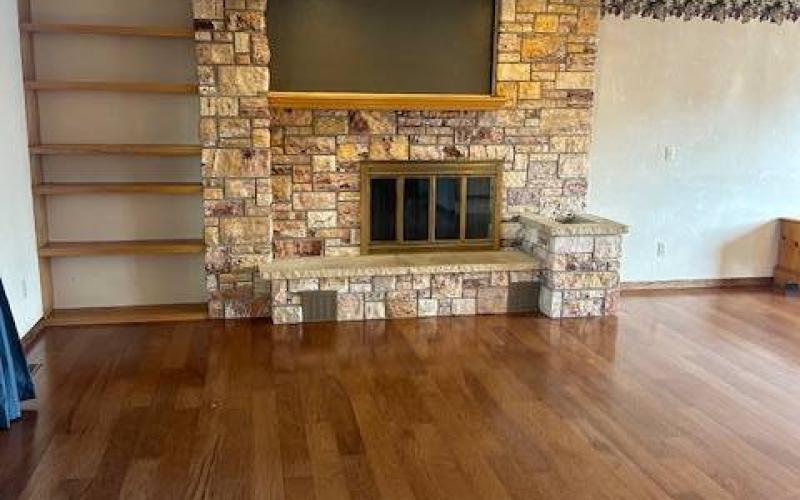 Livingroom Rock Fireplace
