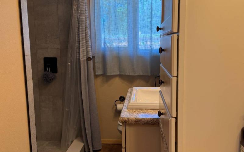 Main Floor Bath View 1